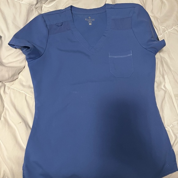 Med Couture Scrub Set Top & Petite Jogger pants - Picture 5 of 10